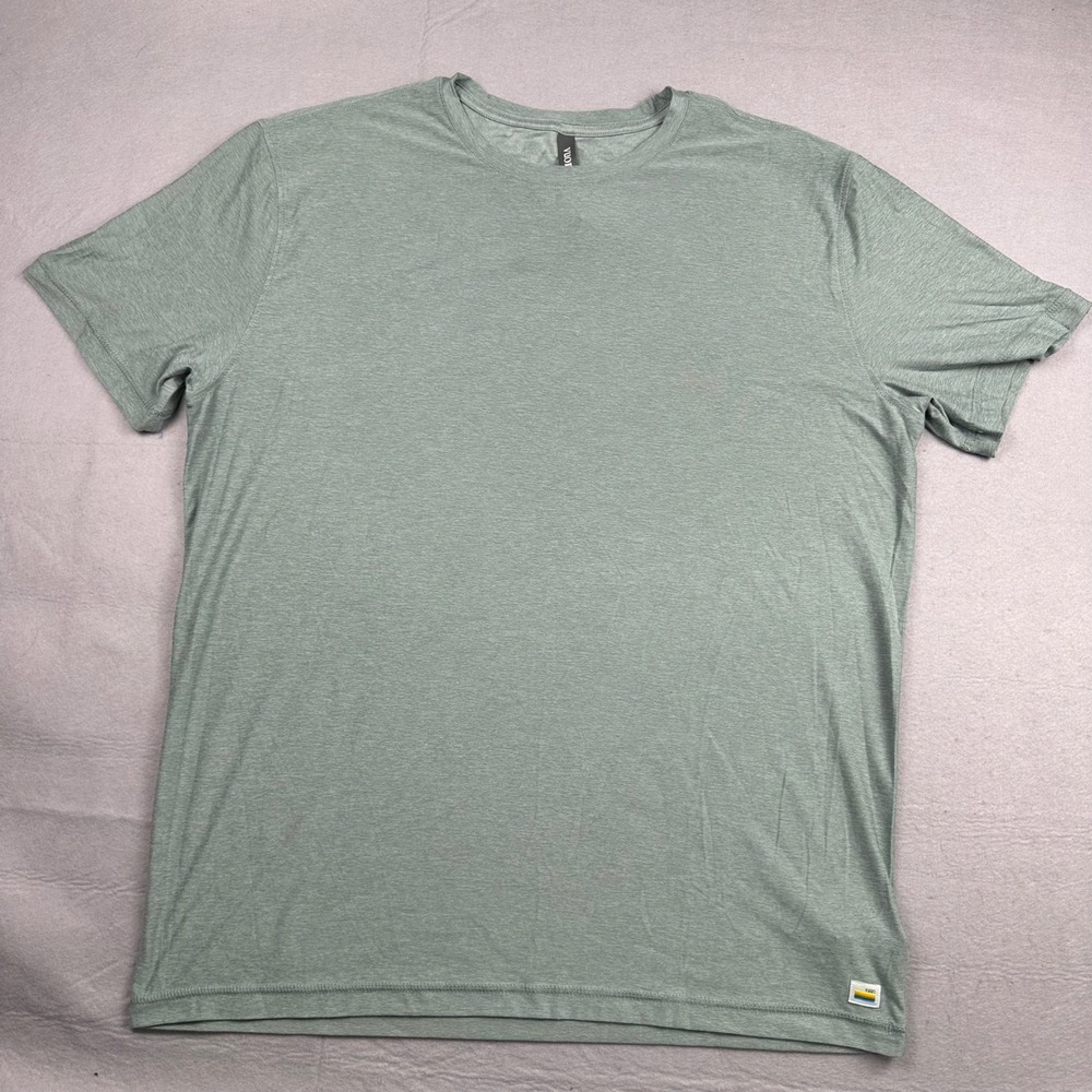 Vuori Strato Tech Tee Mens XL Sage Green Heather Short Sleeve T-Shirt V126